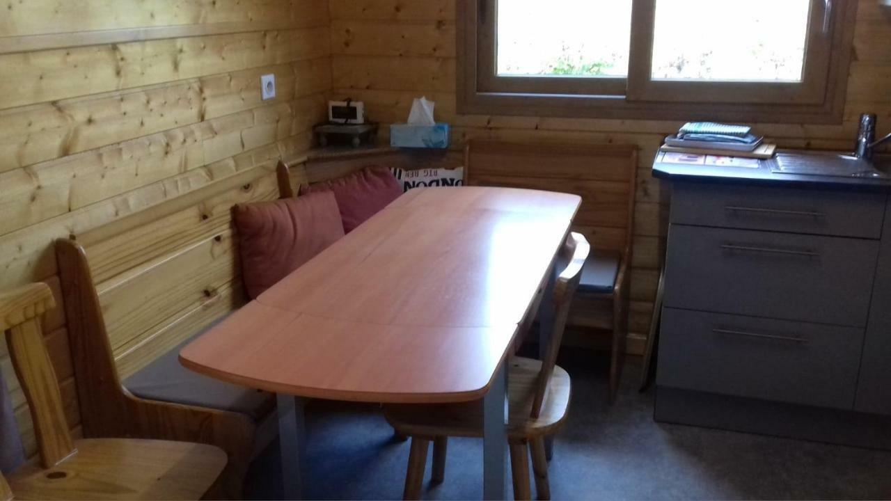 Chalet La Noisetiere Armalou ปูญี-ซูร์-ลัวร์ ภายนอก รูปภาพ